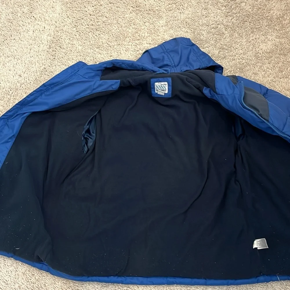 Old Navy SZ L10-12 navy/bla puffer. Zip front w/hood. Adjustable sleeve opening